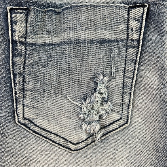 Indigo Rein Forever Distressed Denim Shorts. Sz 3 - Picture 9 of 11